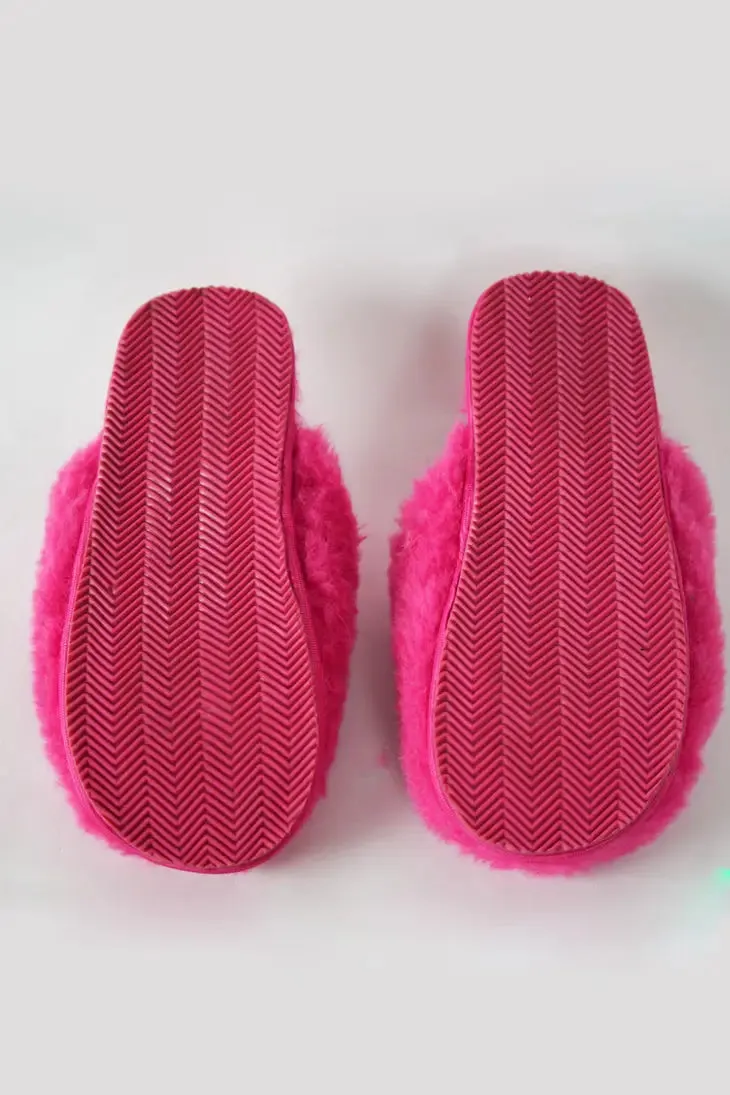 HOME GIRL SLIPPERS
