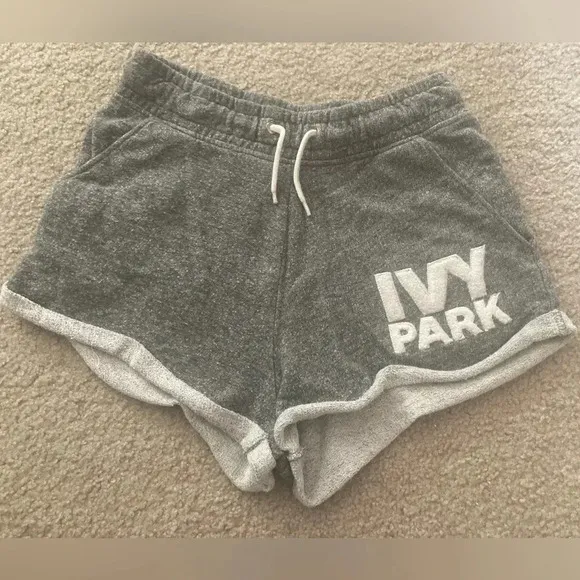 Ivy Park Beyoncé Logo Sweat Shorts Size Small Gray