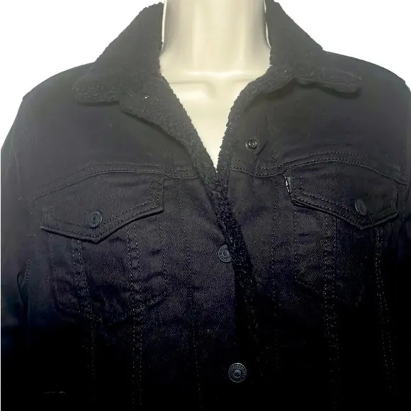 Levi’s Original Trucker Sherpa Coat Black Jean Size Smalll​​