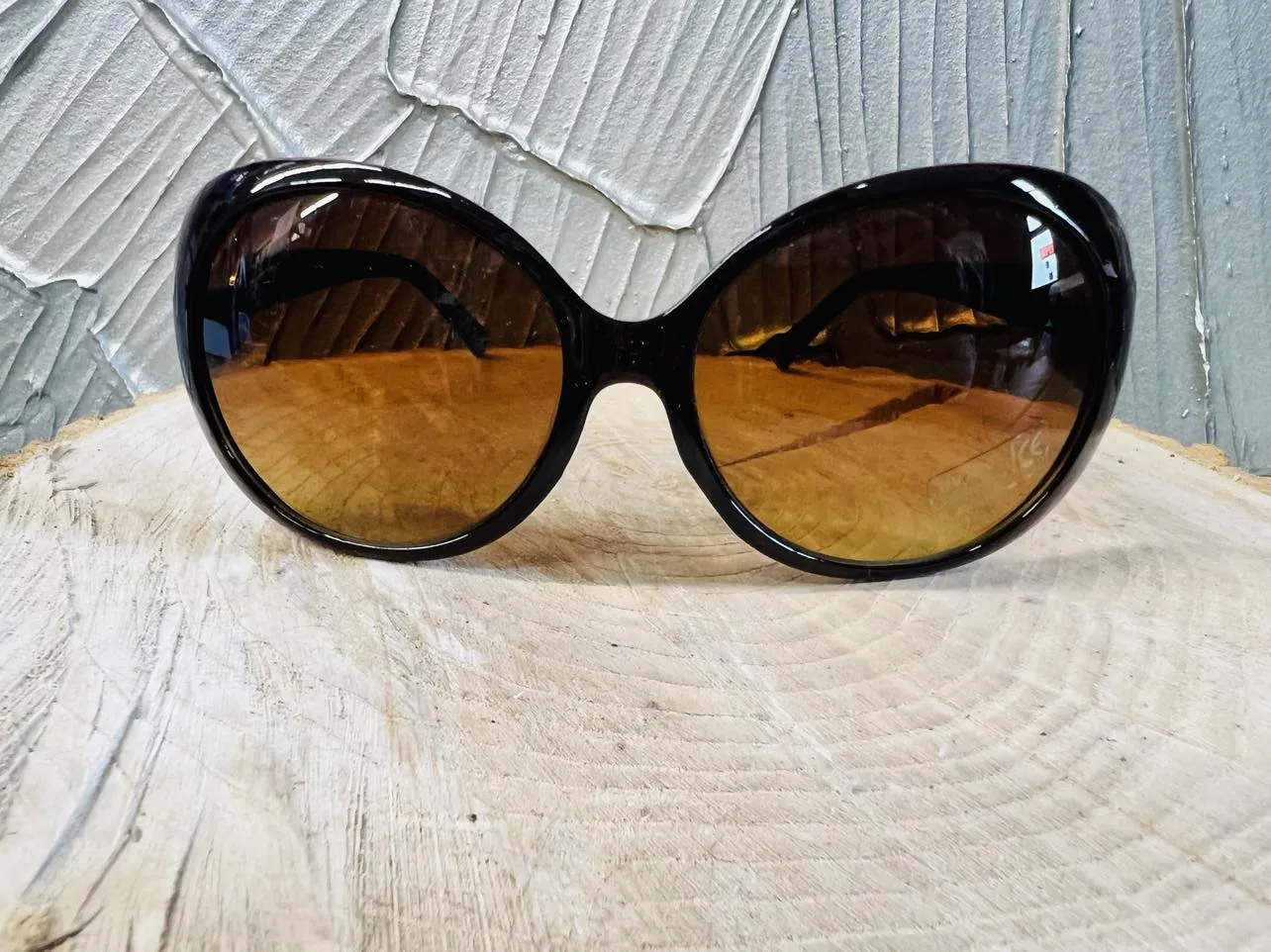 NEW Designer Rep. Sunglasses, 400 UV Protection! Stylish Brown Lenses! 8061