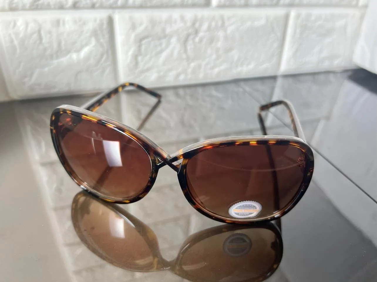 New Designer Rep. Sunglasses, 400 UV Protection! Stylish Gradient Lenses! 9262