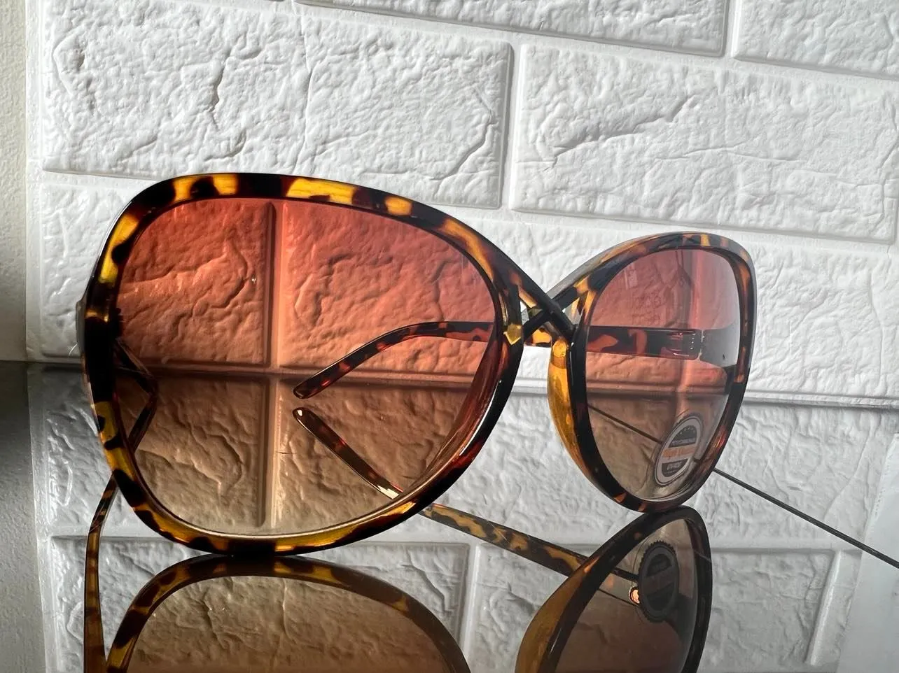 New Designer Rep. Sunglasses, 400 UV Protection! Stylish Gradient Lenses! 9262