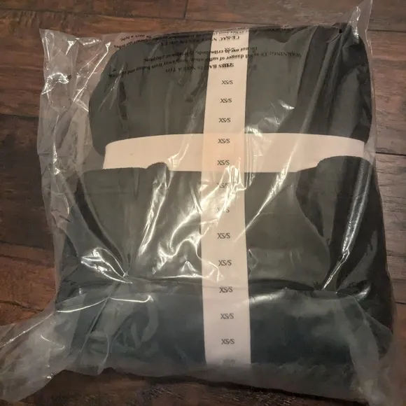 New Victoria secret Short Cozy Robe xs/s