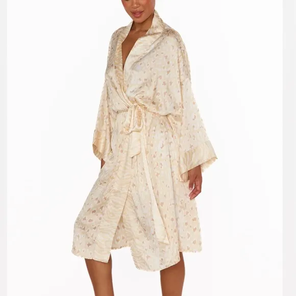 show me your mumu harlow robe animal print