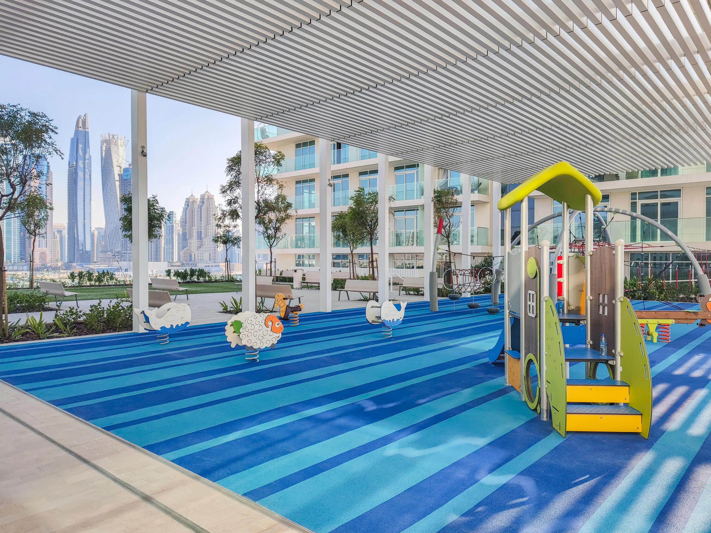 Stylish 2BR apt in Emaar Beachfront w/ stunning sea views