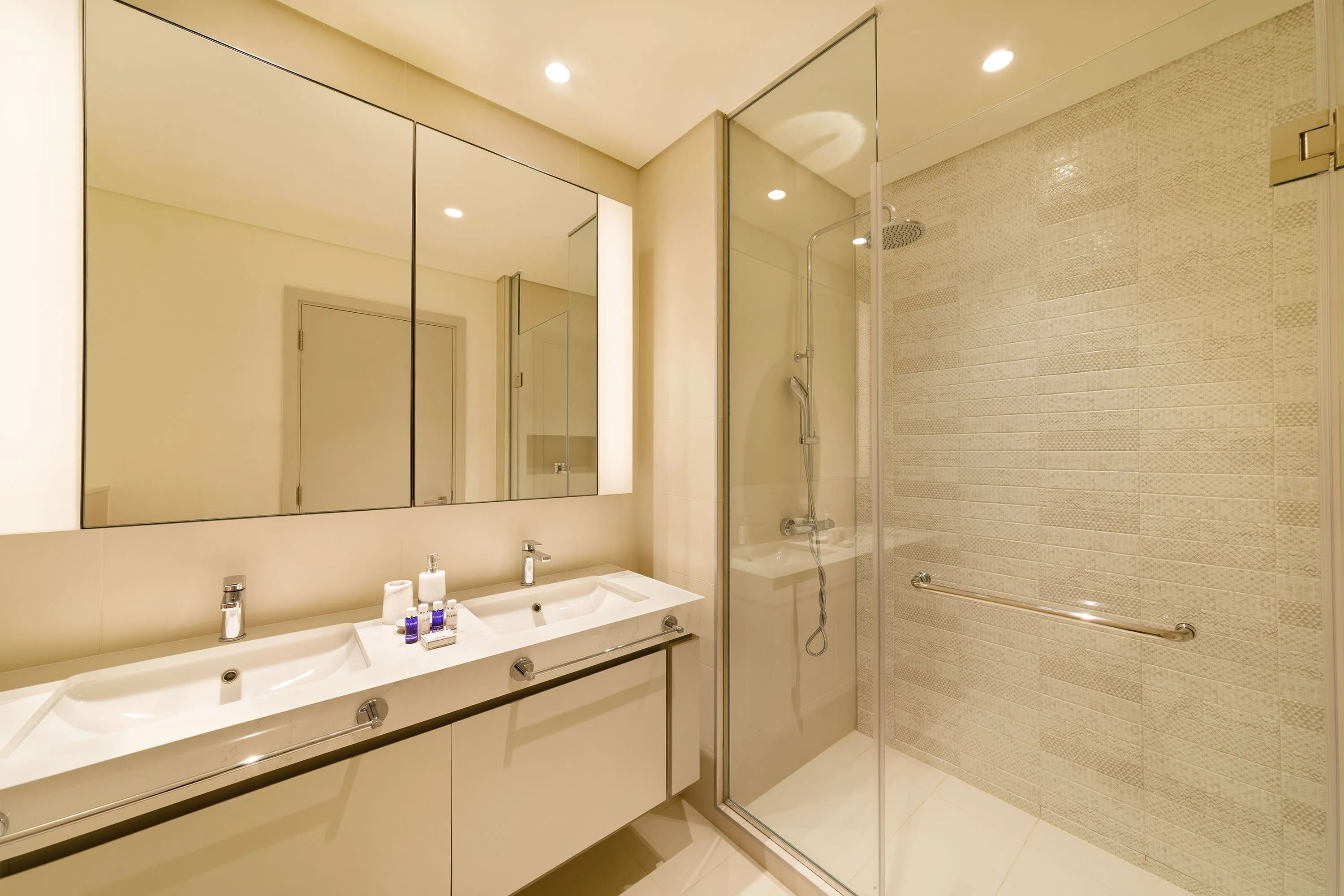 Stylish 2BR apt in Emaar Beachfront w/ stunning sea views