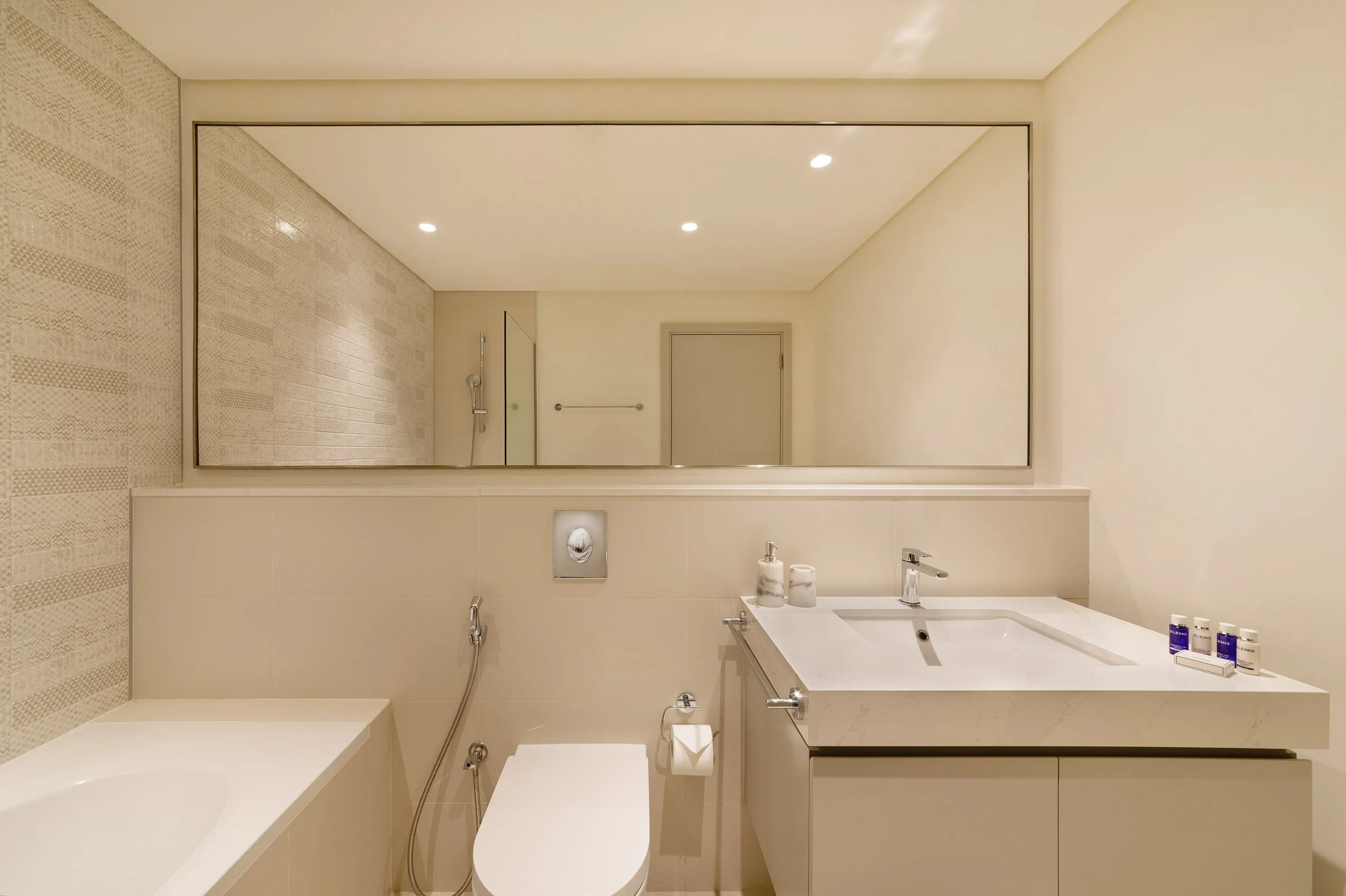 Stylish 2BR apt in Emaar Beachfront w/ stunning sea views
