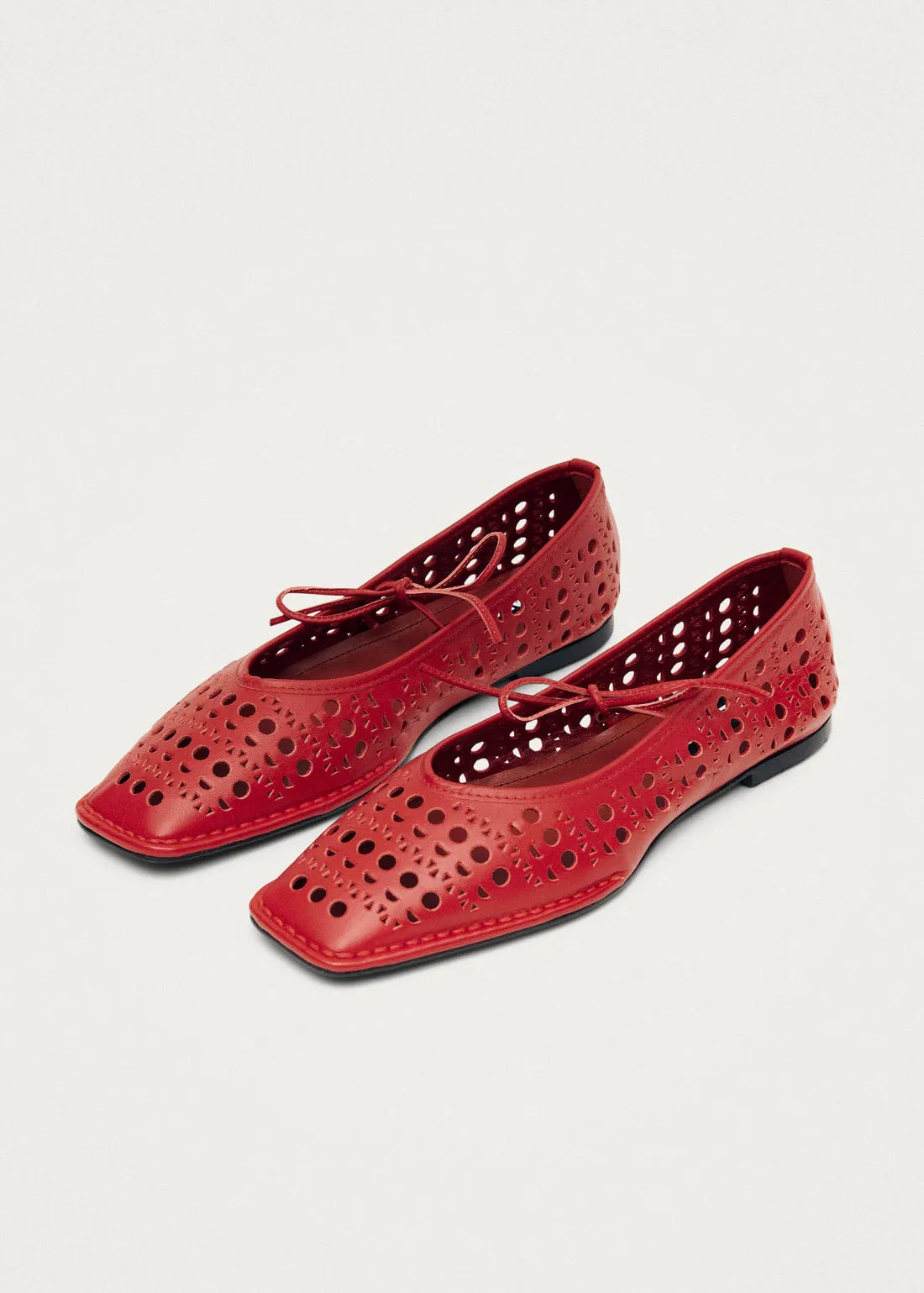 SWAY SLIT RED LEATHER BALLET FLATS