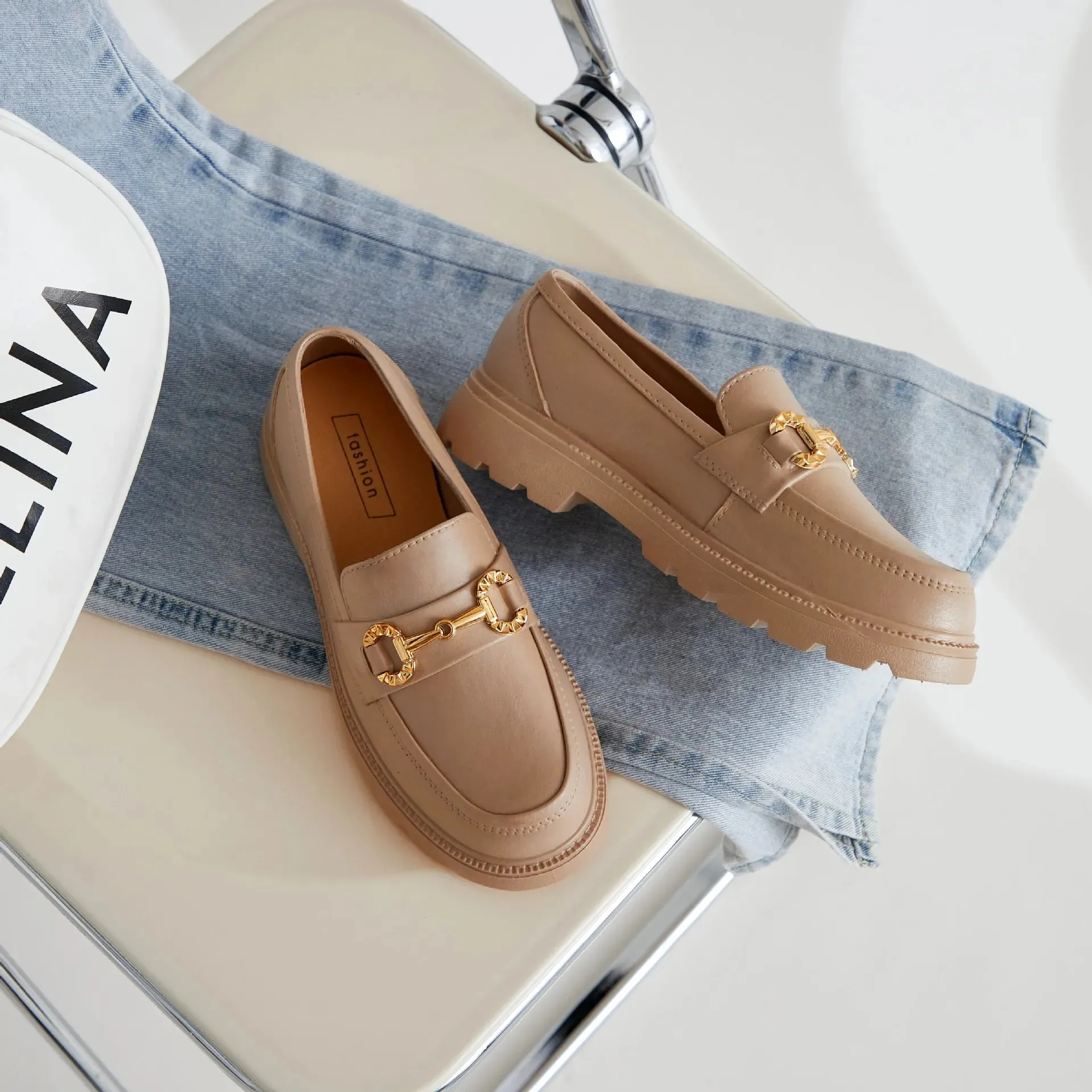 Trendsetter Loafers: Your Stylish Stride to Fashion Bliss!