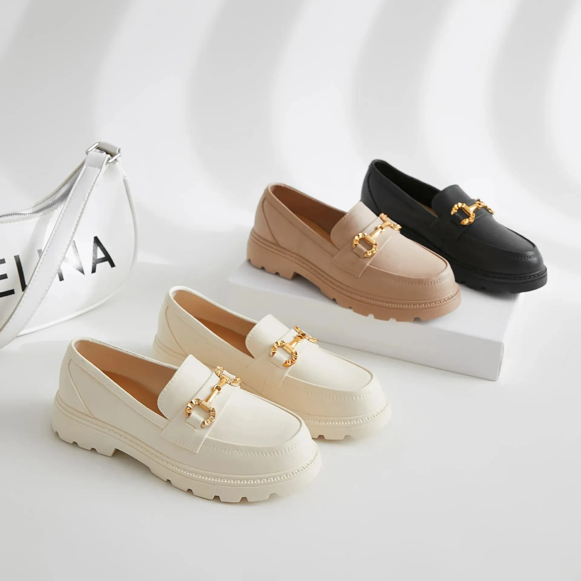 Trendsetter Loafers: Your Stylish Stride to Fashion Bliss!