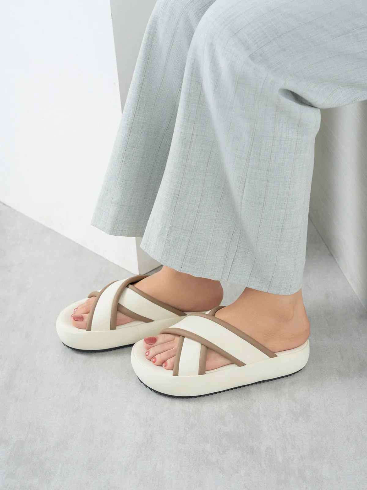 Womens "BOWIE" Cross Over Design Slippers